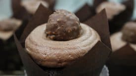 Cupcakes de chocolate com Nutella e Ferrero Rocher 2